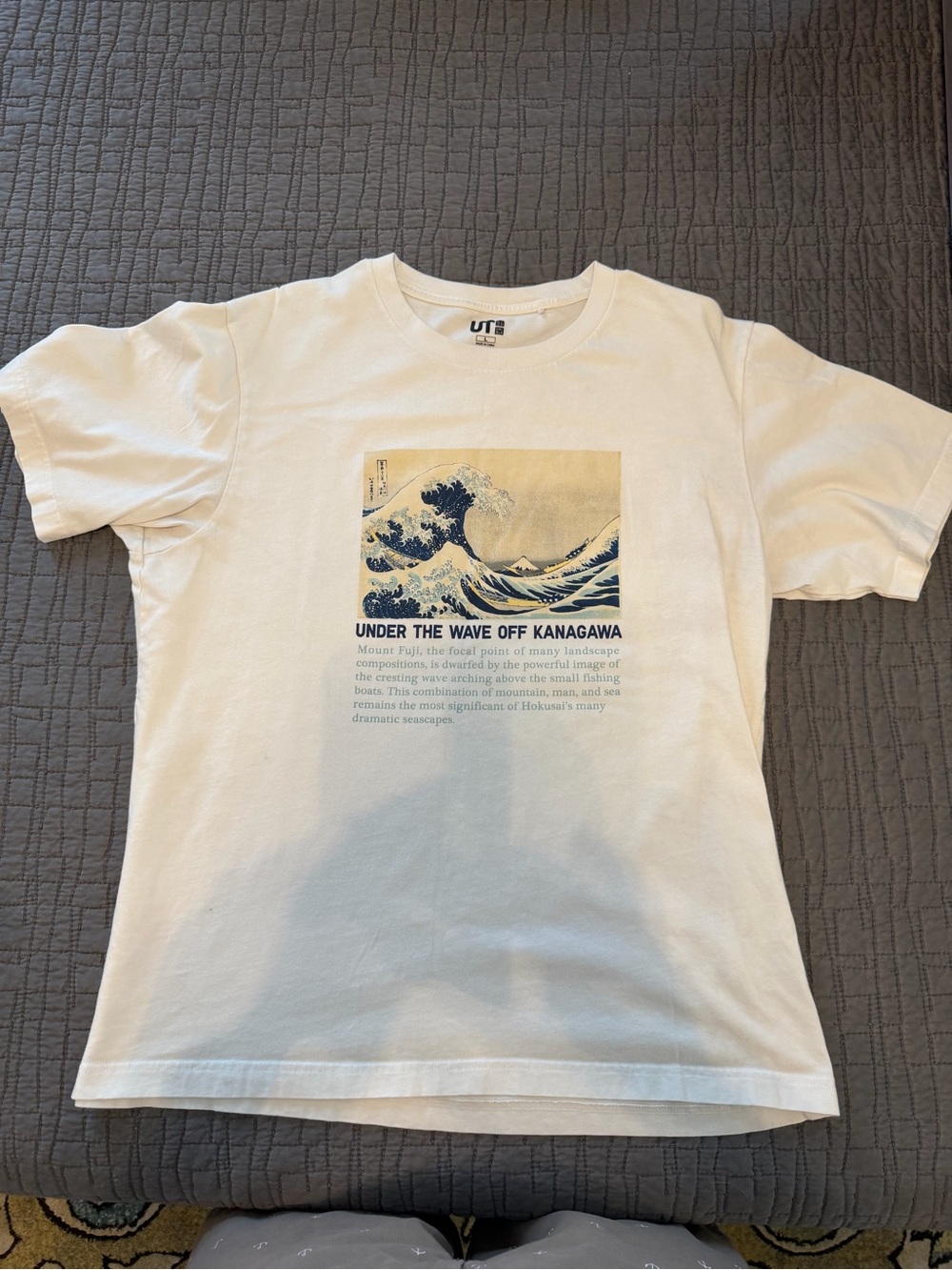 White Graphic 'Under the Wave Off Kanagawa' Crewneck T-Shirt